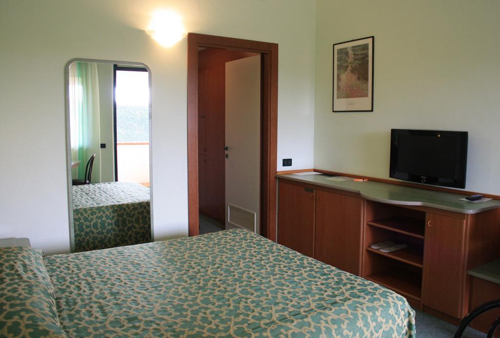 Dealuna Motel Fidenza Exterior photo